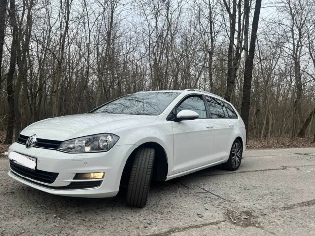 Белый Фольксваген Гольф, объемом двигателя 1.6 л и пробегом 275 тыс. км за 10500 $, фото 4 на Automoto.ua