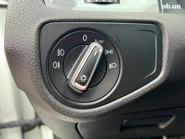 Белый Фольксваген Гольф, объемом двигателя 2 л и пробегом 287 тыс. км за 14590 $, фото 23 на Automoto.ua