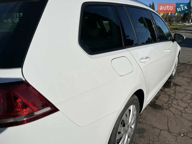 Белый Фольксваген Гольф, объемом двигателя 1.6 л и пробегом 238 тыс. км за 15000 $, фото 25 на Automoto.ua