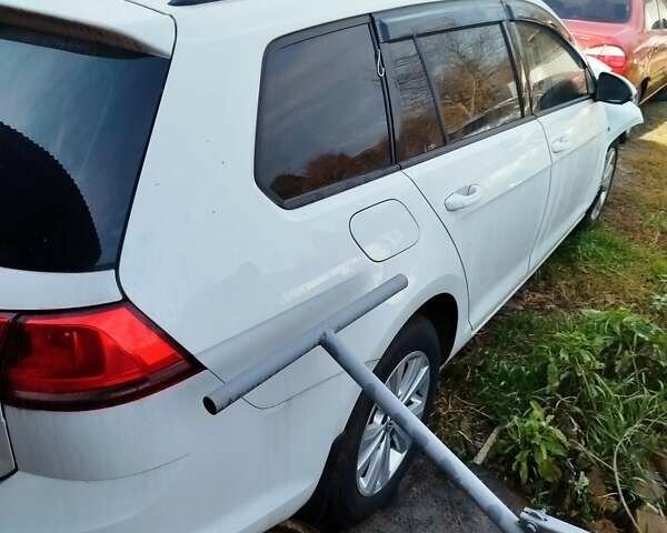 Білий Фольксваген Гольф, об'ємом двигуна 1.6 л та пробігом 280 тис. км за 5500 $, фото 3 на Automoto.ua