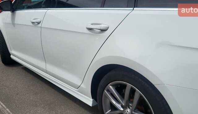 Белый Фольксваген Гольф, объемом двигателя 1.6 л и пробегом 198 тыс. км за 12000 $, фото 3 на Automoto.ua