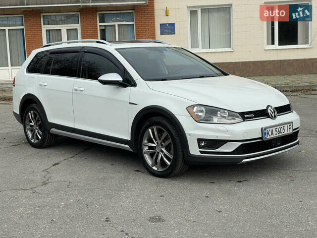 Белый Фольксваген Гольф, объемом двигателя 1.8 л и пробегом 139 тыс. км за 13900 $, фото 5 на Automoto.ua