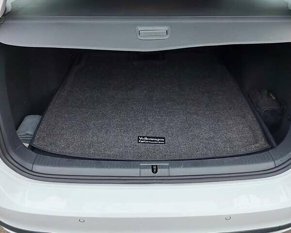 Белый Фольксваген Гольф, объемом двигателя 1.8 л и пробегом 130 тыс. км за 14800 $, фото 19 на Automoto.ua