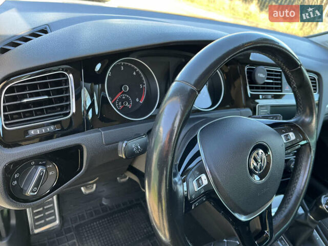 Белый Фольксваген Гольф, объемом двигателя 1.6 л и пробегом 238 тыс. км за 15000 $, фото 72 на Automoto.ua