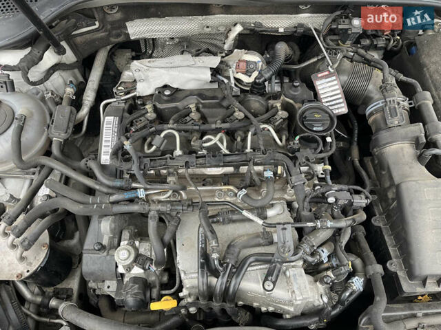 Белый Фольксваген Гольф, объемом двигателя 1.6 л и пробегом 280 тыс. км за 11500 $, фото 54 на Automoto.ua