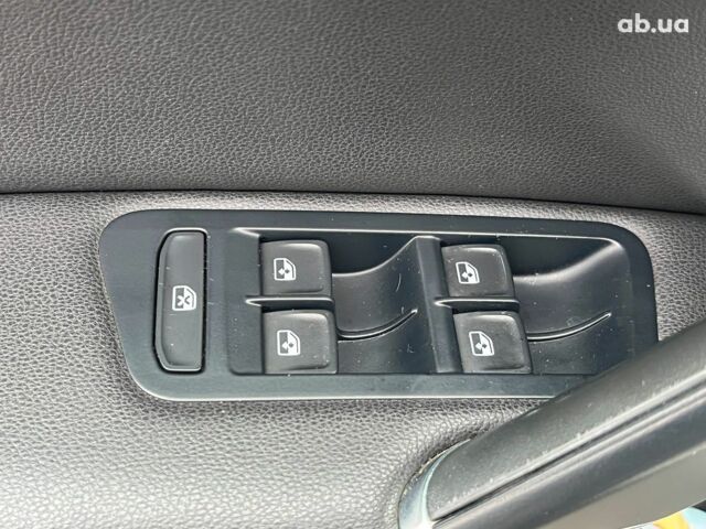 Белый Фольксваген Гольф, объемом двигателя 2 л и пробегом 287 тыс. км за 14590 $, фото 18 на Automoto.ua