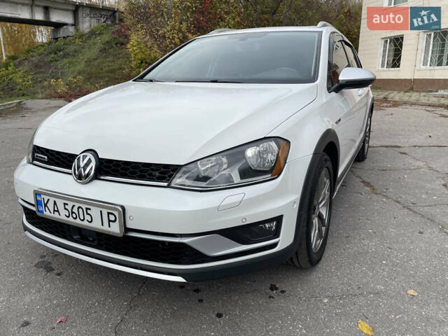 Белый Фольксваген Гольф, объемом двигателя 1.8 л и пробегом 139 тыс. км за 13900 $, фото 9 на Automoto.ua