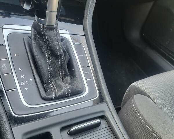 Белый Фольксваген Гольф, объемом двигателя 1.6 л и пробегом 198 тыс. км за 12000 $, фото 21 на Automoto.ua