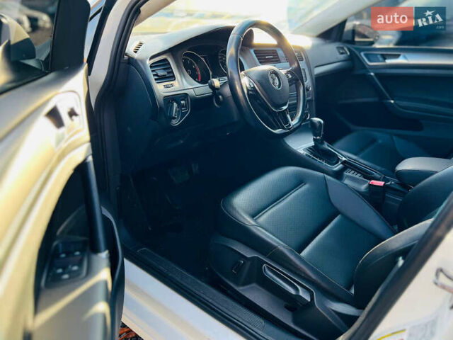 Белый Фольксваген Гольф, объемом двигателя 1.8 л и пробегом 82 тыс. км за 12800 $, фото 9 на Automoto.ua