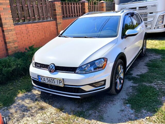 Білий Фольксваген Гольф, об'ємом двигуна 1.8 л та пробігом 138 тис. км за 12300 $, фото 1 на Automoto.ua