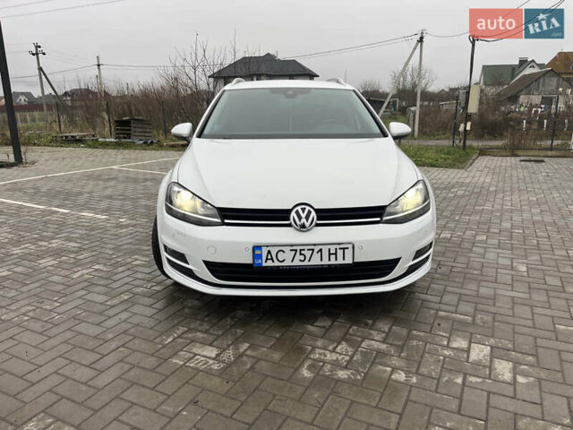 Белый Фольксваген Гольф, объемом двигателя 1.6 л и пробегом 280 тыс. км за 11500 $, фото 1 на Automoto.ua