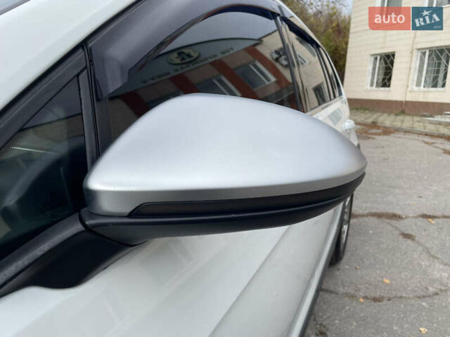 Белый Фольксваген Гольф, объемом двигателя 1.8 л и пробегом 139 тыс. км за 13900 $, фото 27 на Automoto.ua