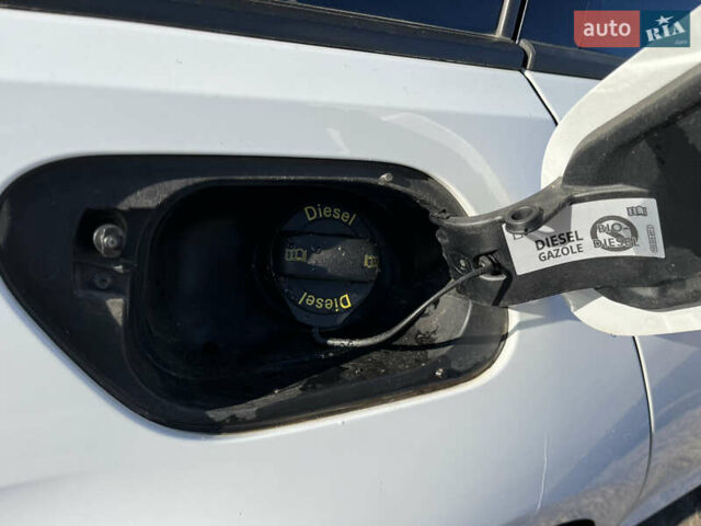 Белый Фольксваген Гольф, объемом двигателя 1.6 л и пробегом 238 тыс. км за 15000 $, фото 61 на Automoto.ua
