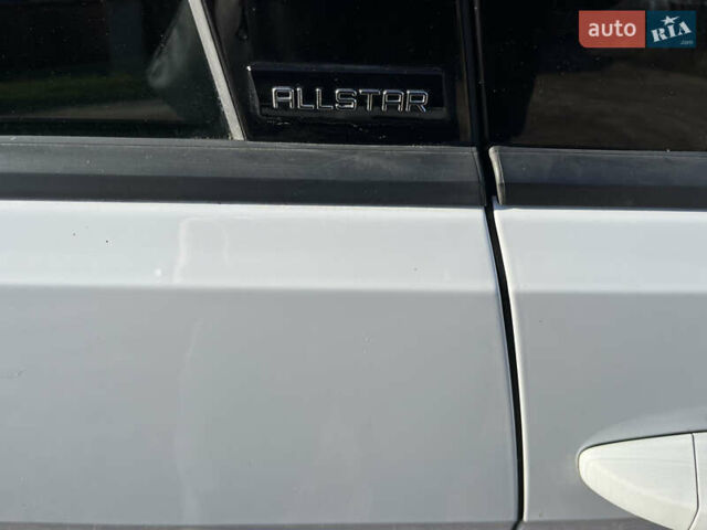 Белый Фольксваген Гольф, объемом двигателя 1.6 л и пробегом 238 тыс. км за 15000 $, фото 58 на Automoto.ua