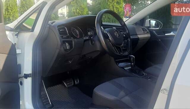 Белый Фольксваген Гольф, объемом двигателя 1.97 л и пробегом 291 тыс. км за 13100 $, фото 13 на Automoto.ua