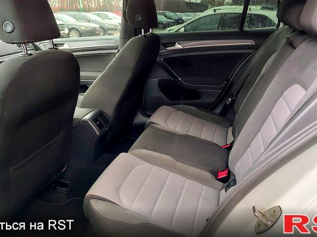 Білий Фольксваген Гольф, об'ємом двигуна 1.6 л та пробігом 199 тис. км за 12700 $, фото 7 на Automoto.ua