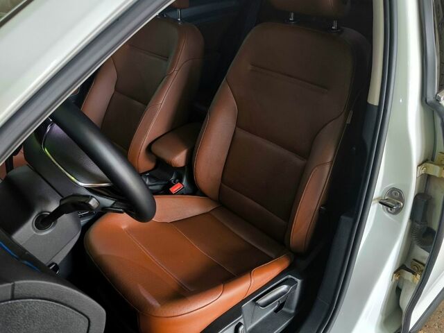 Білий Фольксваген Гольф, об'ємом двигуна 1.8 л та пробігом 138 тис. км за 12300 $, фото 6 на Automoto.ua