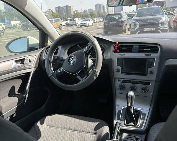 Белый Фольксваген Гольф, объемом двигателя 1.8 л и пробегом 174 тыс. км за 13150 $, фото 13 на Automoto.ua