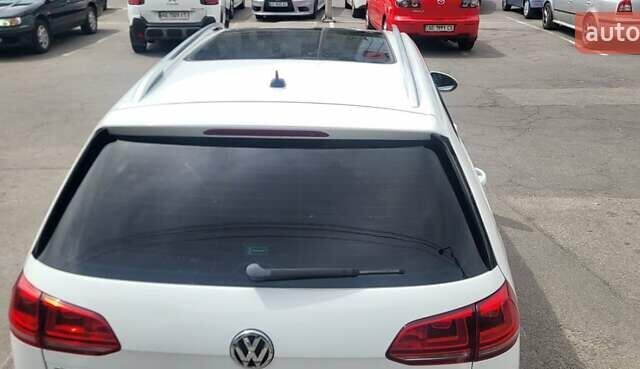 Белый Фольксваген Гольф, объемом двигателя 1.6 л и пробегом 198 тыс. км за 12000 $, фото 8 на Automoto.ua