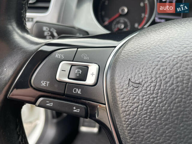 Белый Фольксваген Гольф, объемом двигателя 1.8 л и пробегом 139 тыс. км за 13900 $, фото 43 на Automoto.ua