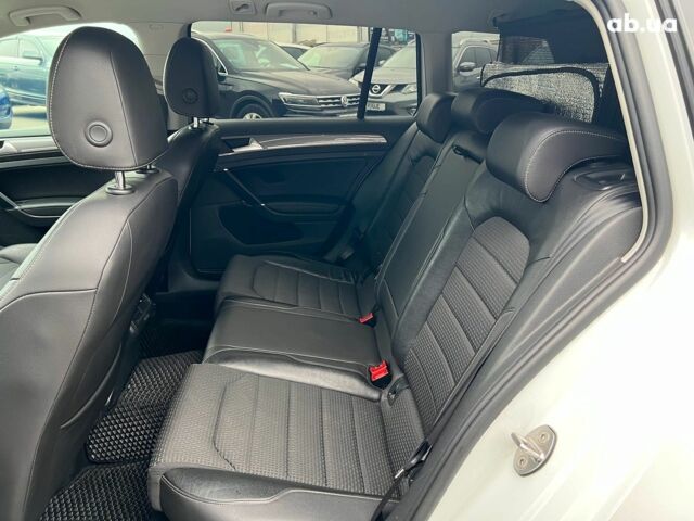 Белый Фольксваген Гольф, объемом двигателя 2 л и пробегом 287 тыс. км за 14590 $, фото 31 на Automoto.ua