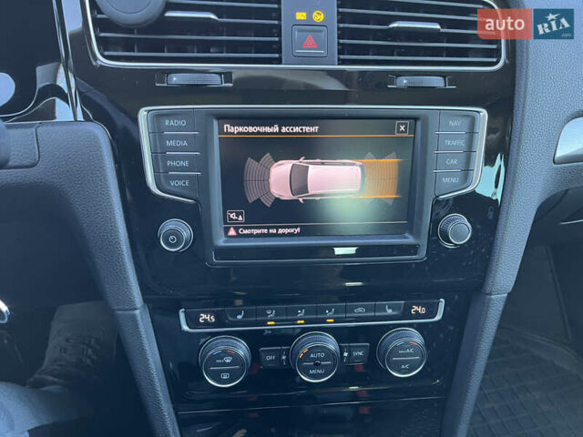 Белый Фольксваген Гольф, объемом двигателя 1.6 л и пробегом 238 тыс. км за 15000 $, фото 44 на Automoto.ua