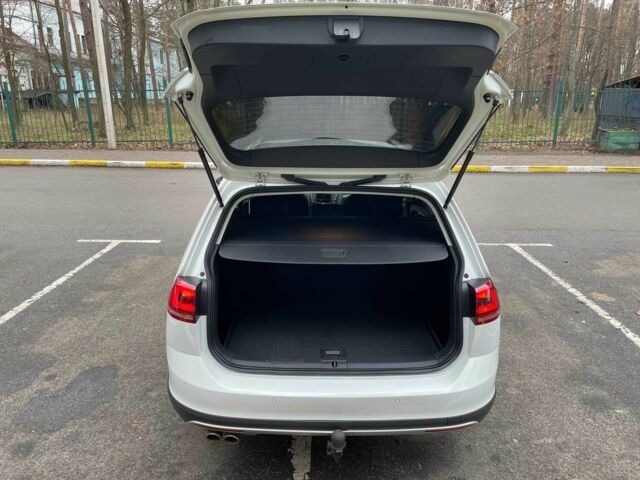 Білий Фольксваген Гольф, об'ємом двигуна 2 л та пробігом 313 тис. км за 14950 $, фото 23 на Automoto.ua