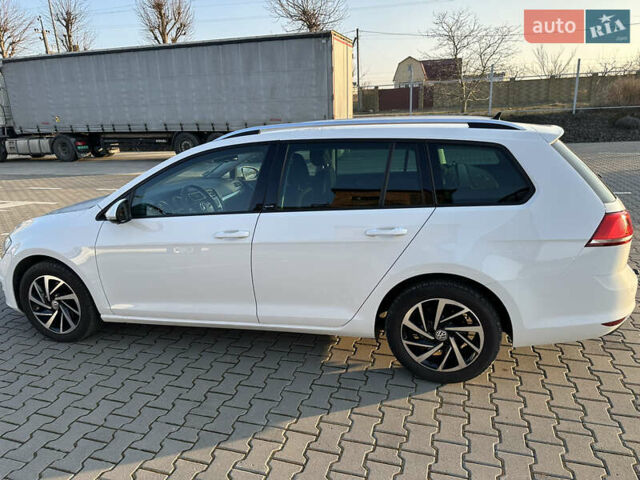 Белый Фольксваген Гольф, объемом двигателя 1.6 л и пробегом 229 тыс. км за 12300 $, фото 6 на Automoto.ua