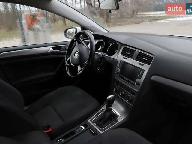 Белый Фольксваген Гольф, объемом двигателя 1.6 л и пробегом 202 тыс. км за 10800 $, фото 12 на Automoto.ua