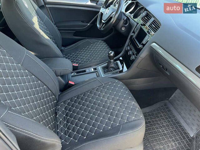 Белый Фольксваген Гольф, объемом двигателя 1.6 л и пробегом 238 тыс. км за 15000 $, фото 55 на Automoto.ua