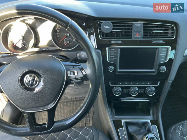 Белый Фольксваген Гольф, объемом двигателя 1.6 л и пробегом 238 тыс. км за 15000 $, фото 10 на Automoto.ua