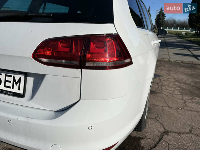 Белый Фольксваген Гольф, объемом двигателя 1.6 л и пробегом 238 тыс. км за 15000 $, фото 30 на Automoto.ua