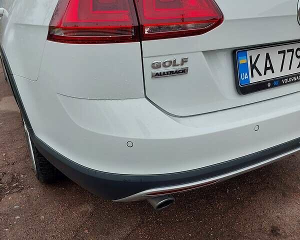 Белый Фольксваген Гольф, объемом двигателя 1.8 л и пробегом 130 тыс. км за 14800 $, фото 4 на Automoto.ua