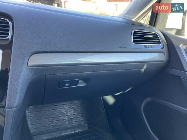 Белый Фольксваген Гольф, объемом двигателя 1.6 л и пробегом 238 тыс. км за 15000 $, фото 70 на Automoto.ua