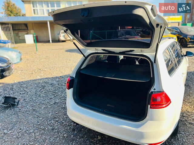 Белый Фольксваген Гольф, объемом двигателя 1.8 л и пробегом 82 тыс. км за 12800 $, фото 32 на Automoto.ua