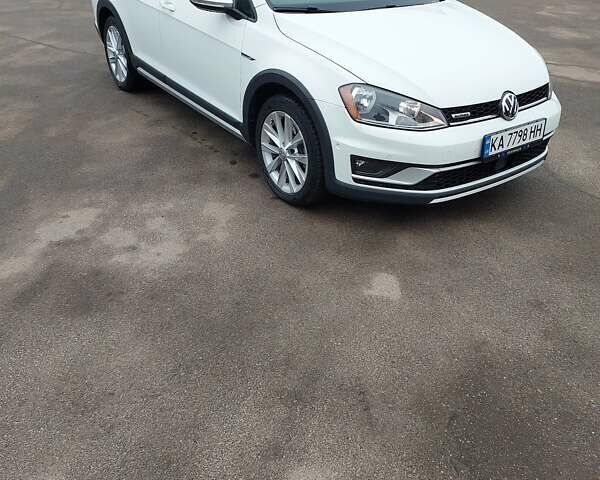 Белый Фольксваген Гольф, объемом двигателя 1.8 л и пробегом 130 тыс. км за 14800 $, фото 3 на Automoto.ua