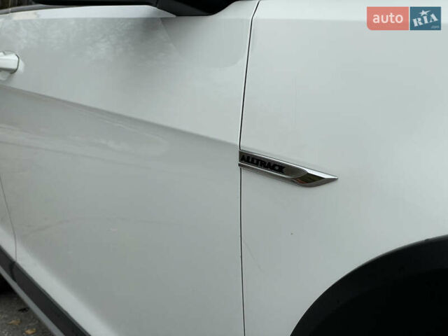 Белый Фольксваген Гольф, объемом двигателя 1.8 л и пробегом 139 тыс. км за 13900 $, фото 15 на Automoto.ua