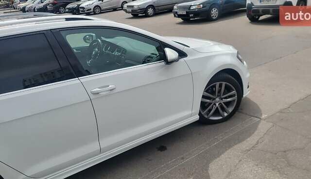 Белый Фольксваген Гольф, объемом двигателя 1.6 л и пробегом 198 тыс. км за 12000 $, фото 9 на Automoto.ua