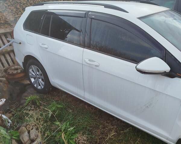 Білий Фольксваген Гольф, об'ємом двигуна 1.6 л та пробігом 280 тис. км за 5500 $, фото 1 на Automoto.ua