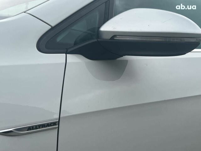 Белый Фольксваген Гольф, объемом двигателя 2 л и пробегом 287 тыс. км за 14590 $, фото 6 на Automoto.ua