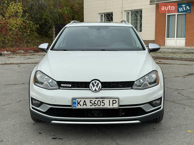 Белый Фольксваген Гольф, объемом двигателя 1.8 л и пробегом 139 тыс. км за 13900 $, фото 3 на Automoto.ua