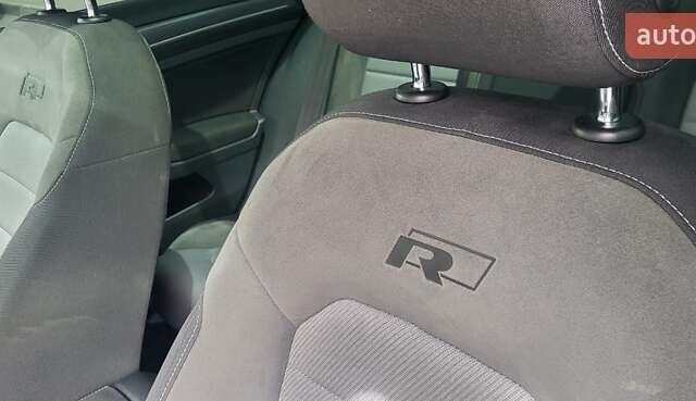 Белый Фольксваген Гольф, объемом двигателя 1.6 л и пробегом 198 тыс. км за 12000 $, фото 18 на Automoto.ua