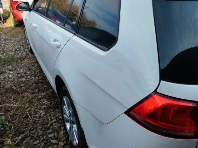 Белый Фольксваген Гольф, объемом двигателя 1.6 л и пробегом 280 тыс. км за 5500 $, фото 11 на Automoto.ua