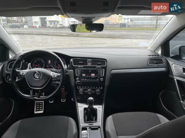 Белый Фольксваген Гольф, объемом двигателя 1.6 л и пробегом 280 тыс. км за 11500 $, фото 42 на Automoto.ua