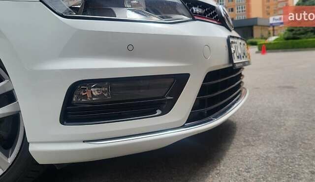 Белый Фольксваген Гольф, объемом двигателя 1.6 л и пробегом 198 тыс. км за 12000 $, фото 20 на Automoto.ua