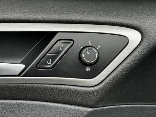 Белый Фольксваген Гольф, объемом двигателя 1.8 л и пробегом 210 тыс. км за 9999 $, фото 16 на Automoto.ua