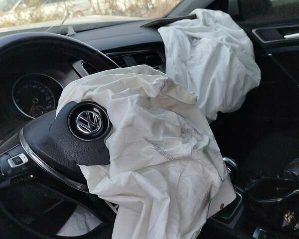 Білий Фольксваген Гольф, об'ємом двигуна 1.6 л та пробігом 280 тис. км за 5500 $, фото 11 на Automoto.ua