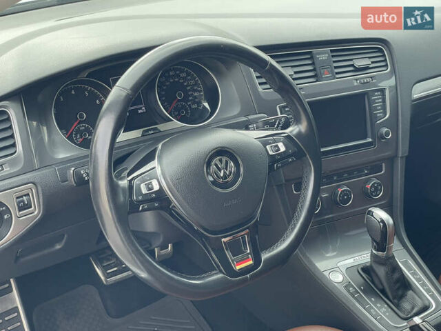 Белый Фольксваген Гольф, объемом двигателя 1.8 л и пробегом 139 тыс. км за 13900 $, фото 29 на Automoto.ua