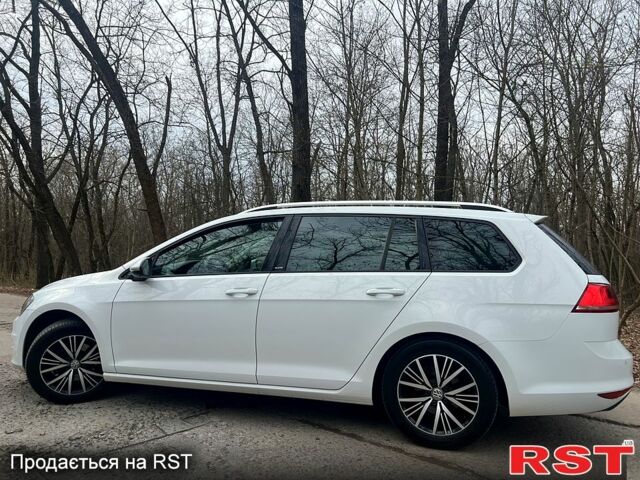 Белый Фольксваген Гольф, объемом двигателя 1.6 л и пробегом 275 тыс. км за 10500 $, фото 7 на Automoto.ua