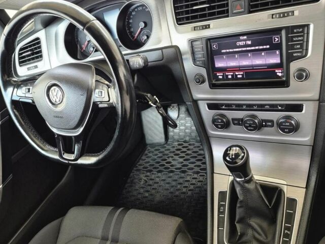 Фольксваген Гольф 2016 в Хмельницком на Automoto.ua Белый Фольксваген Гольф, объемом двигателя 0 л и пробегом 287 тыс. км за 10600 $, фото 6 на Automoto.ua